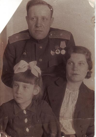 Пётр Матвеевич с семьёй